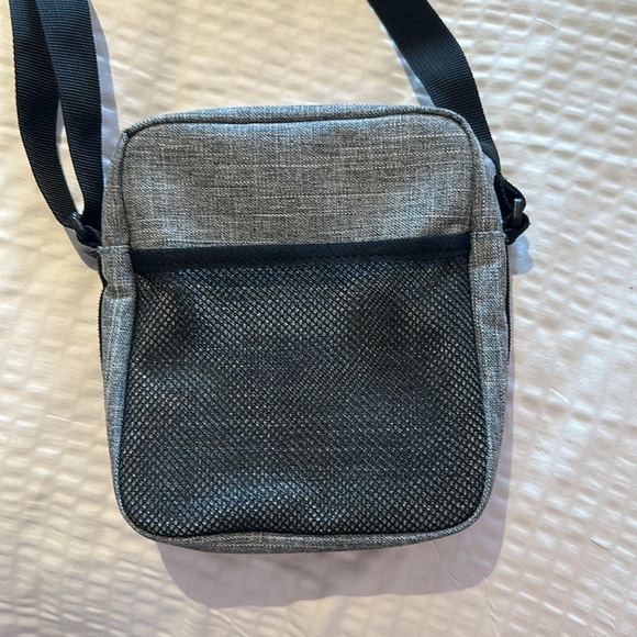 Herschel cross body bag - Picture 3 of 4